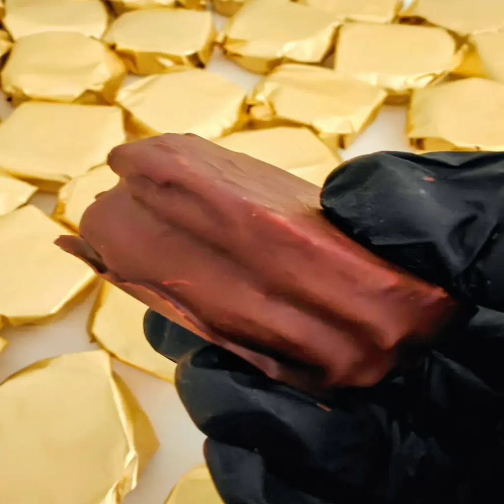 Aca envolviendo alfajores Imposible no querer morderlo 🤤 אני כאן עוטף אלפחורס. אי אפשר שלא לרצות ביס.