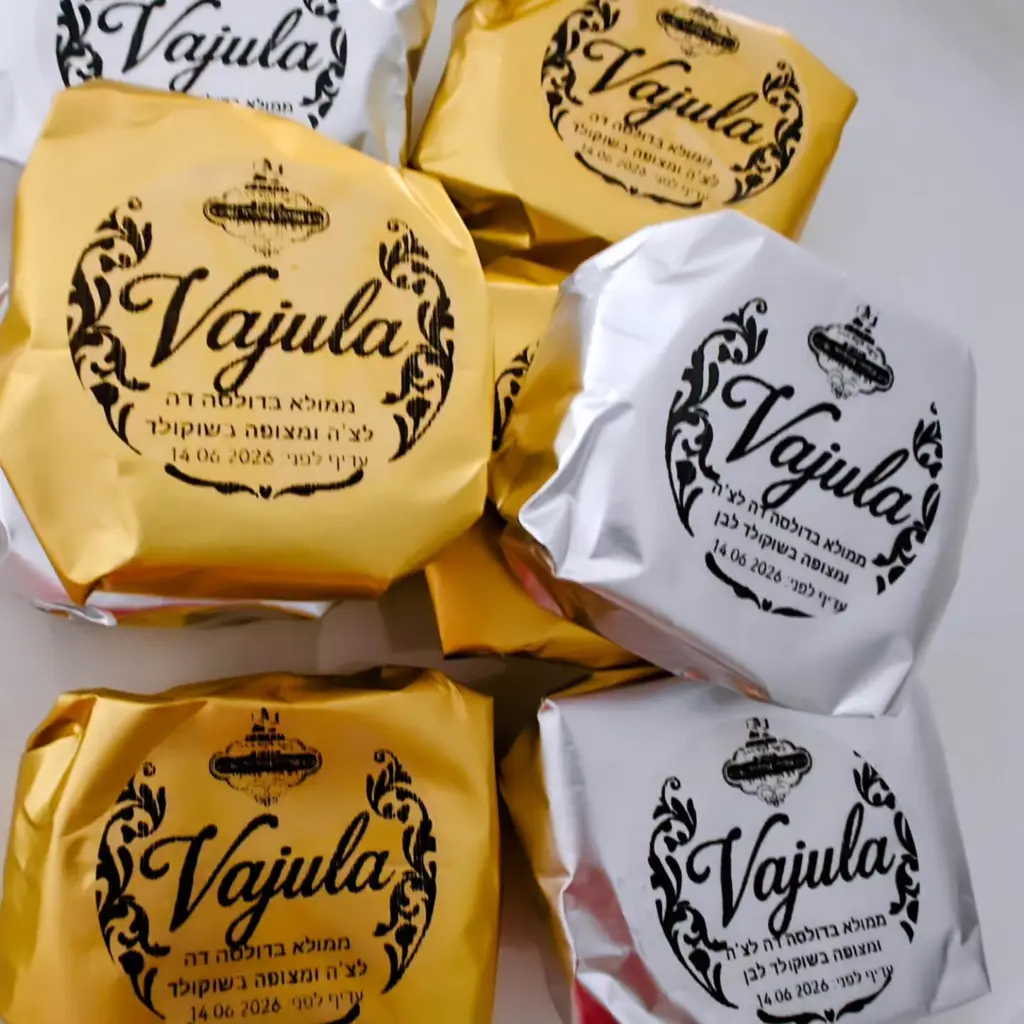 שלום!! כל יום העסק שלנו של אלפחורס ממשיך לגדול ב"ה 📈 התחלנו לייצר במאפייה עם תעודת כשרות מהדרין. מי שרוצה להזמין יכול לעשות זאת דרך האתר שלנו: https://vajula.com/ ולטעום את אלפחורס Vajula &ndash; אותנטיים, ארגנטינאיים בעבודת יד 😋🇦🇷 Hola!! Cada dia nuestro emprendimiento de alfajores crece mas B"H. Empezamos a producir en una panader&iacute;a con teudat kashrut meadrin. Para qui&eacute;n quiera pedir lo puede hacer en nuestra pagina web https://vajula.com/ Y probar los ricos Alfajores Vajula aut&eacute;nticos Argentinos Artesanales.